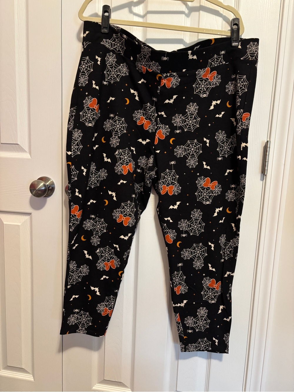 Disney by torrid Minnie & Mickey Mouse Halloween Spiderweb & Bat Print Leggings